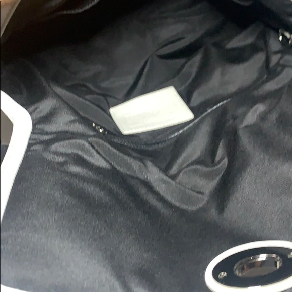 Coach - B&W Pebbled Leather Hamilton Shoulder bag - Picture 4 of 5